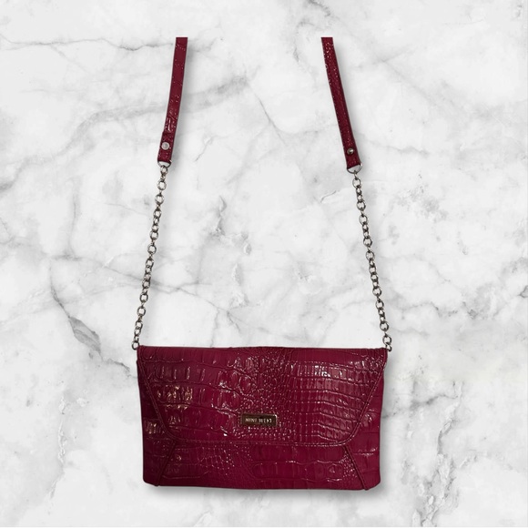 Burgundy Croc-Embossed Chain Strap Bag - Picture 3 of 12